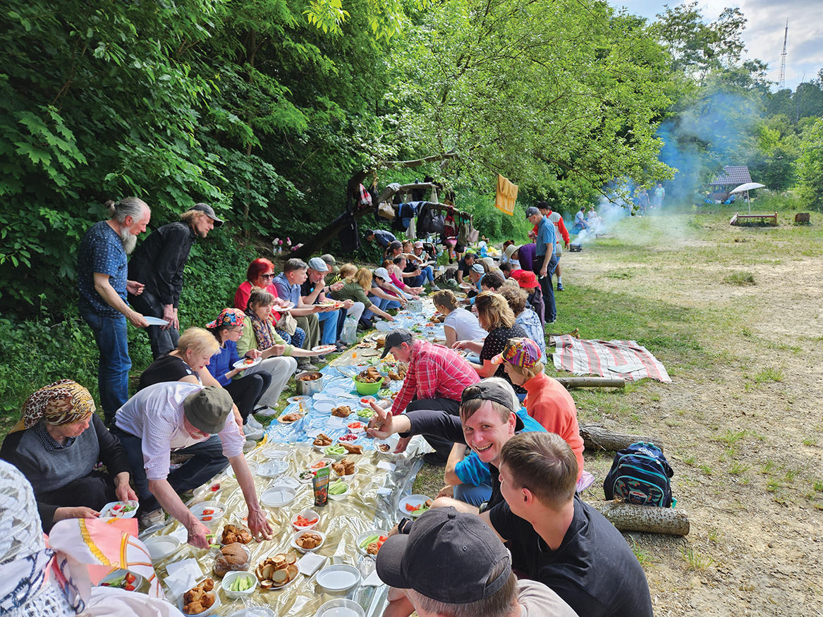 26080NL Ukraine Relief 1